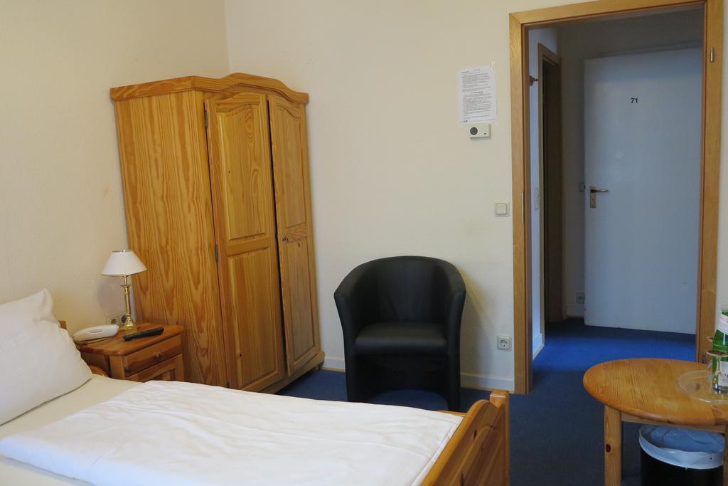 Das Kleine Altstadt Hotel 베른카슈텔쿠에스 외부 사진
