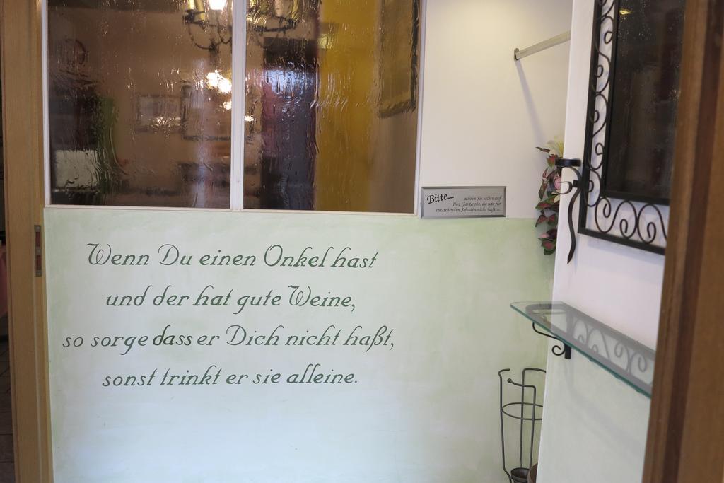 Das Kleine Altstadt Hotel 베른카슈텔쿠에스 외부 사진